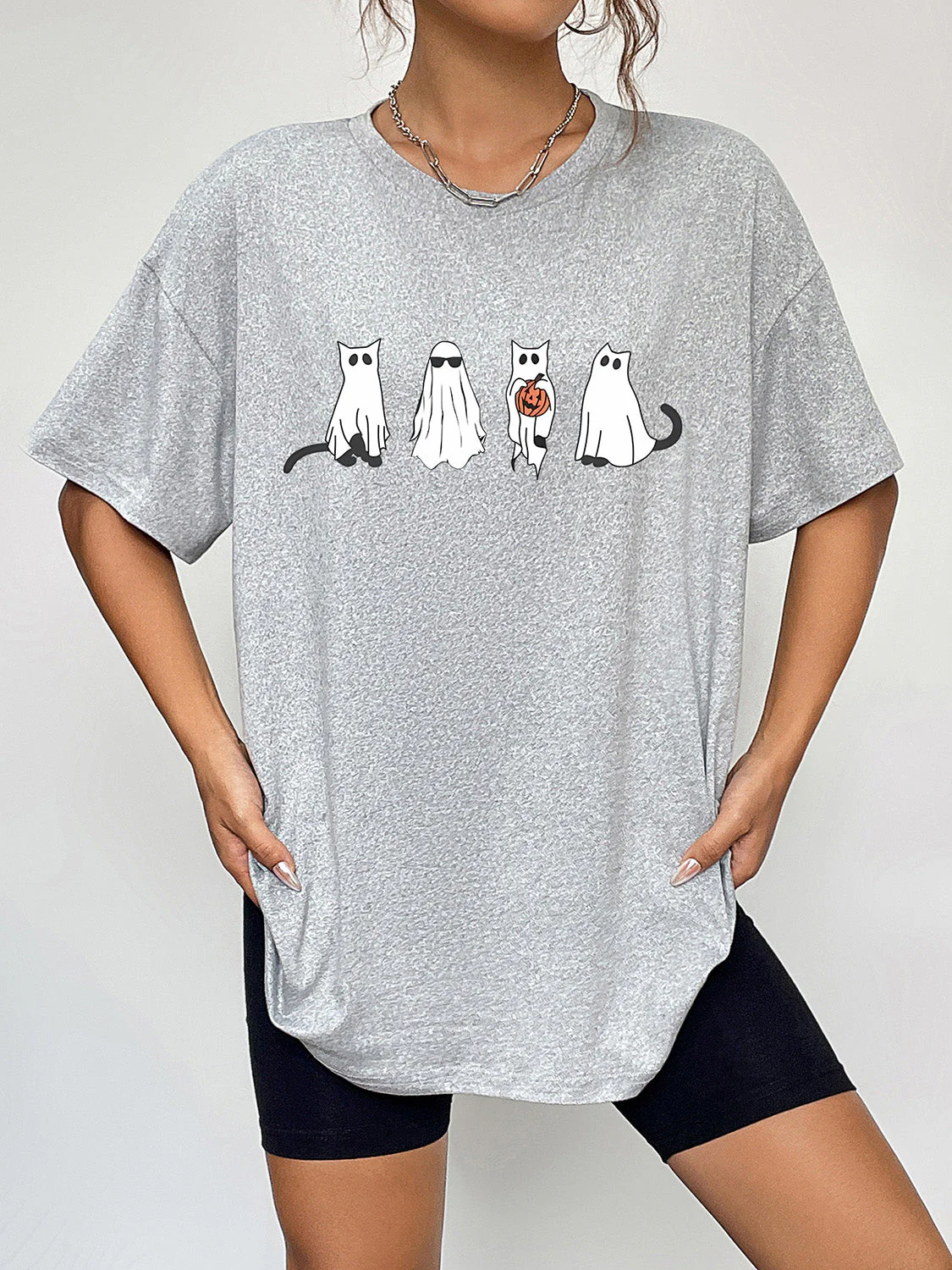 Round Neck Short Sleeve Ghost Graphic T-Shirt - Image 5