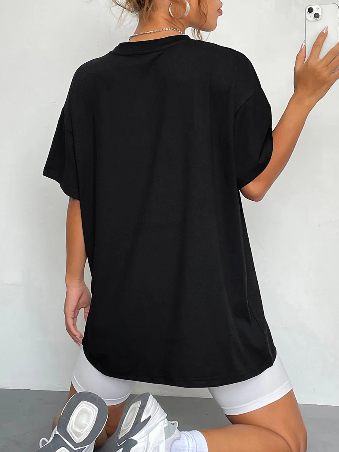 Round Neck Short Sleeve Graphic T-Shirt - Image 3