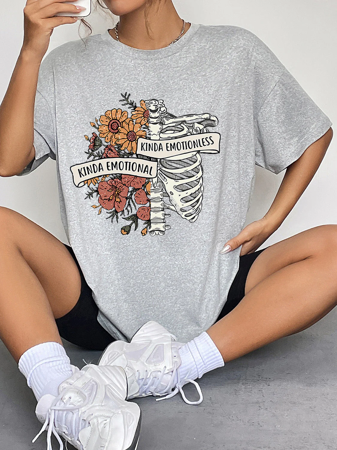 Round Neck Short Sleeve Graphic T-Shirt - Image 4
