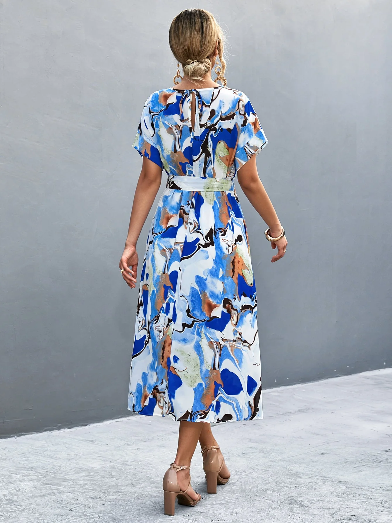 Round Neck Short Sleeve Tie Waist Midi Dress - Image 2