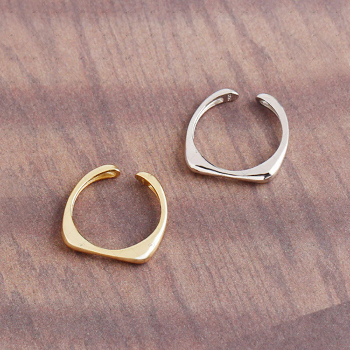 S925 Silver Simple Geometric Ring by Gioiellin - Image 2
