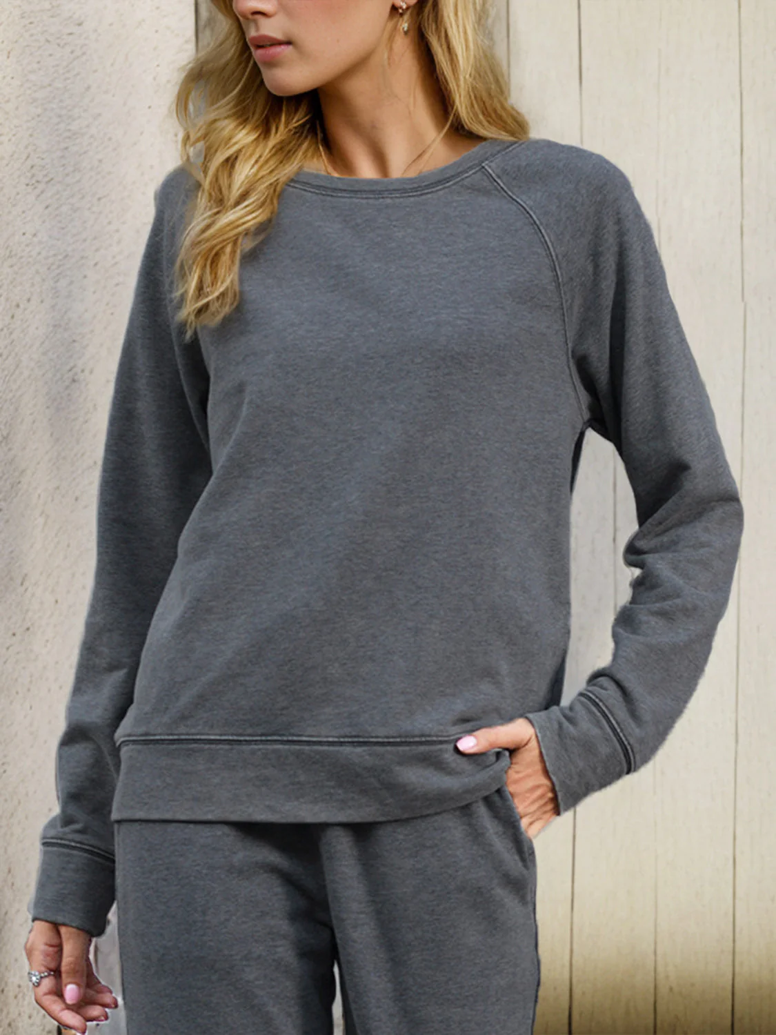 Shiny Round Neck Long Sleeve Sweatshirt - Image 7