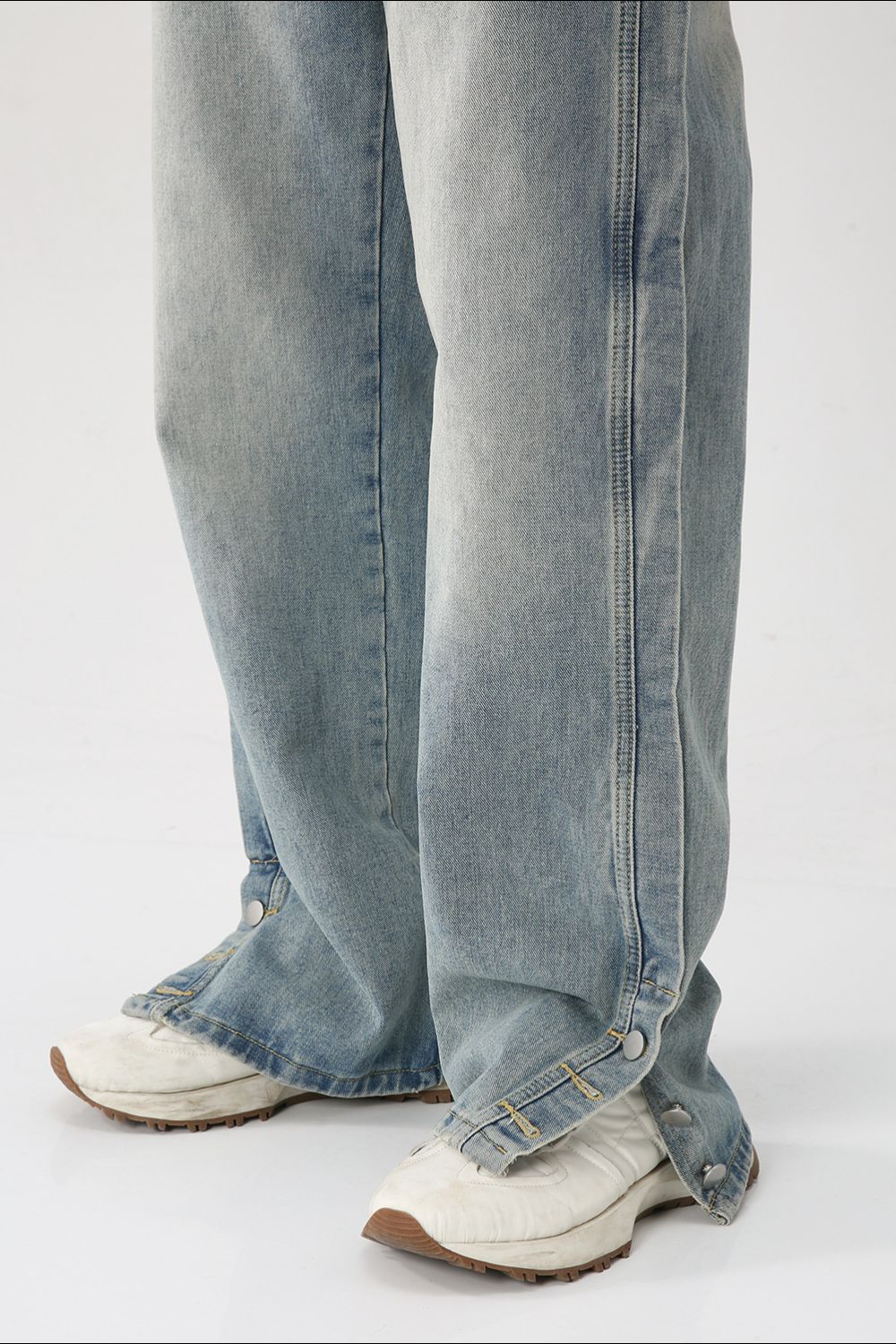 Side Slit Baggy Jeans with Pockets - Image 4