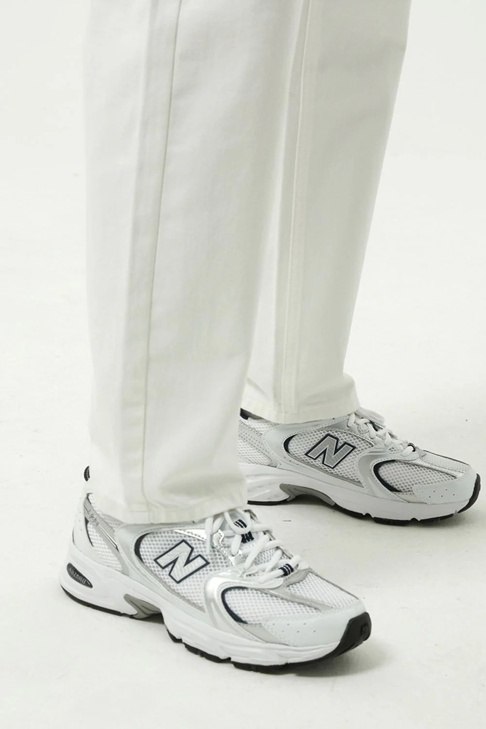 Straight Leg Jeans with Pockets - Image 3