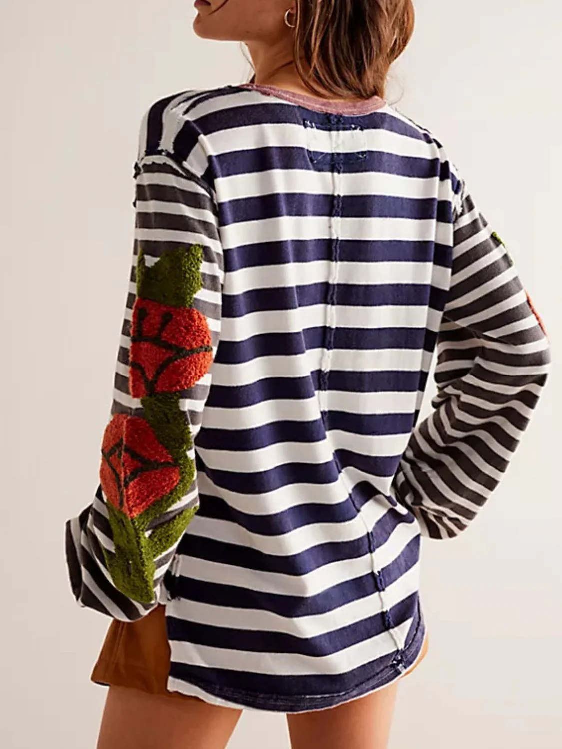 Striped Round Neck Long Sleeve Sweatshirt - Image 6