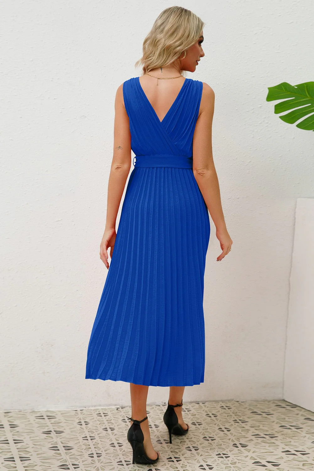 Surplice Sleeveless Midi Pleated Dress - Image 4