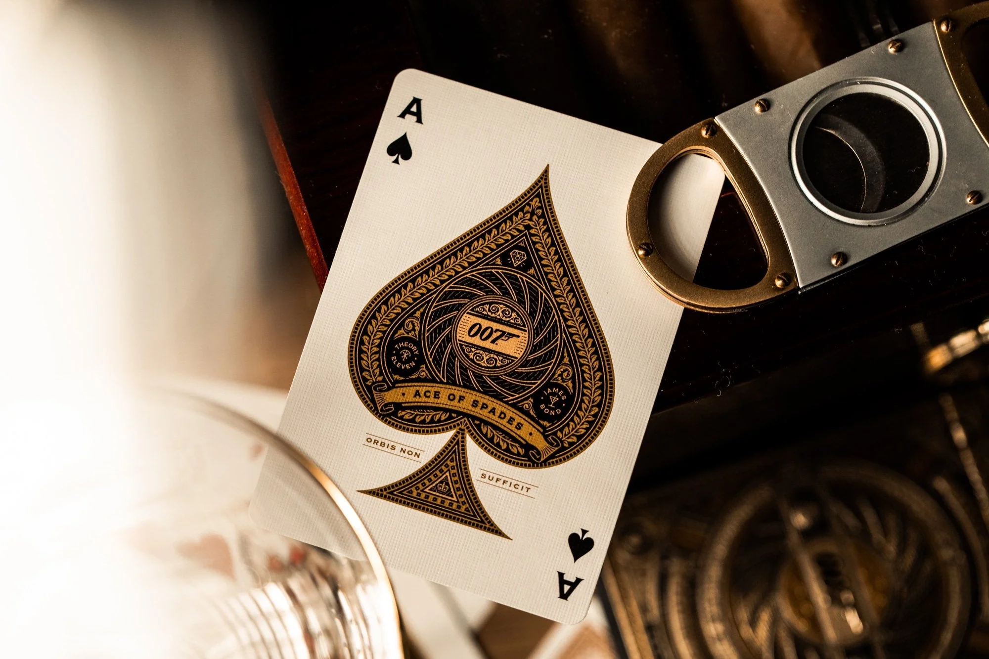 Theory11 Playing Cards: James Bond 007 - Image 3