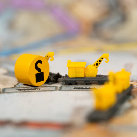 Ticket to Ride: 20th Anniversary Deluxe Train Set - Yellow Crane Train - Image 2