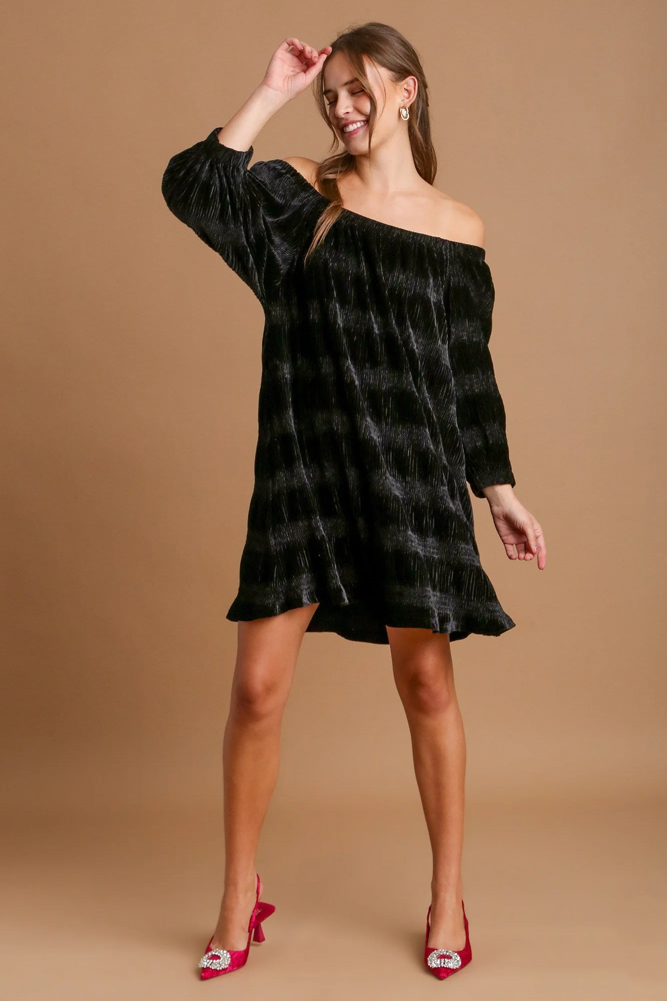 Umgee Off-Shoulder Balloon Sleeve Velvet Mini Dress - Image 4