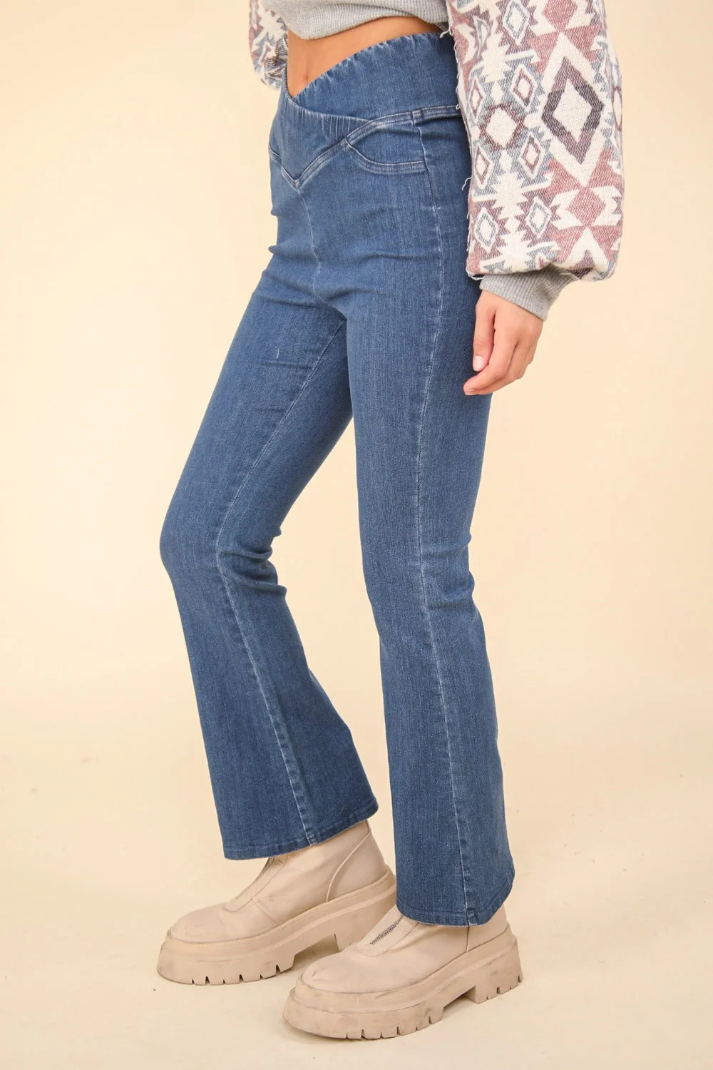 VERY J Washed Denim Stretchy Crossover Waist Leggings - Image 3