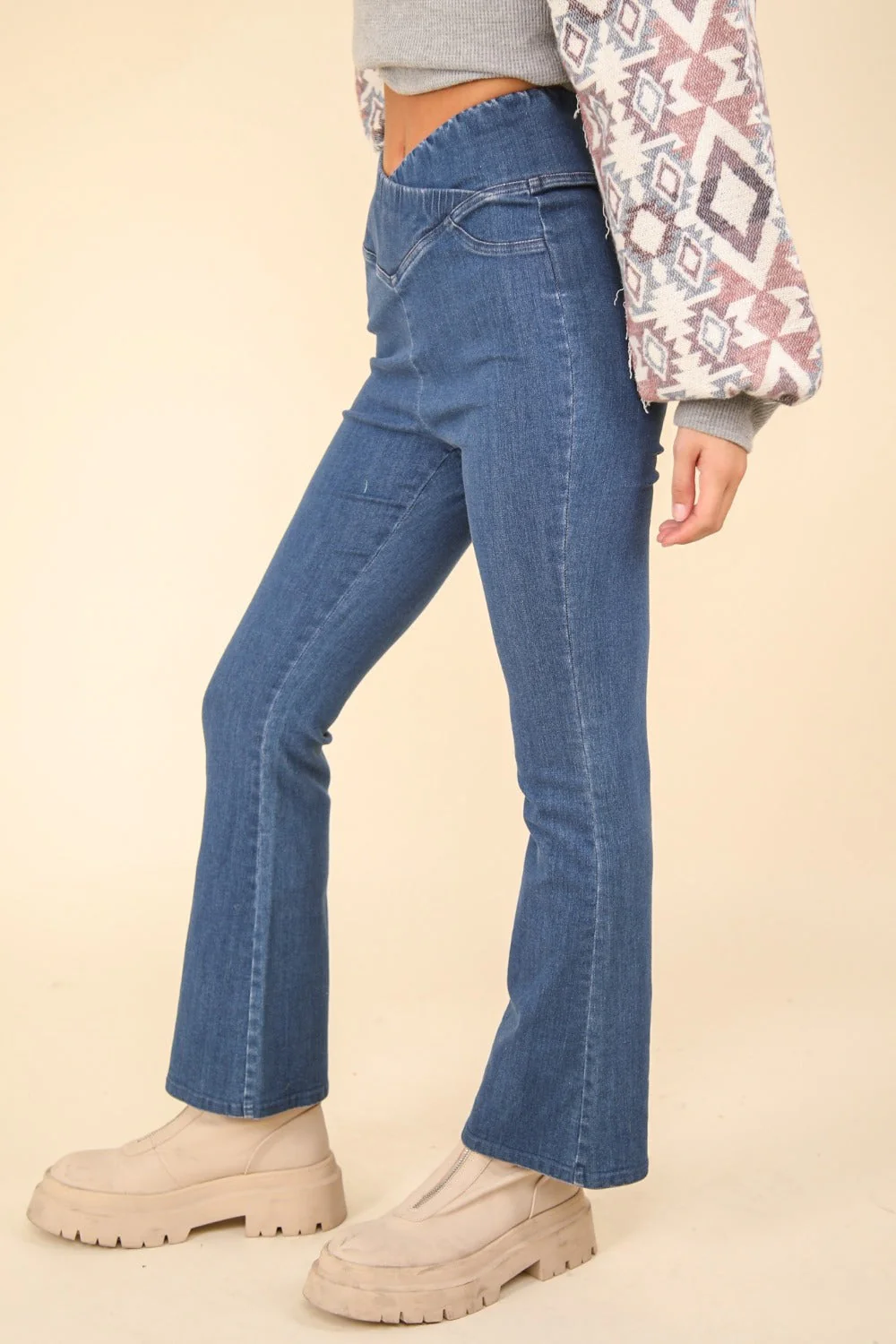VERY J Washed Denim Stretchy Crossover Waist Leggings - Image 4