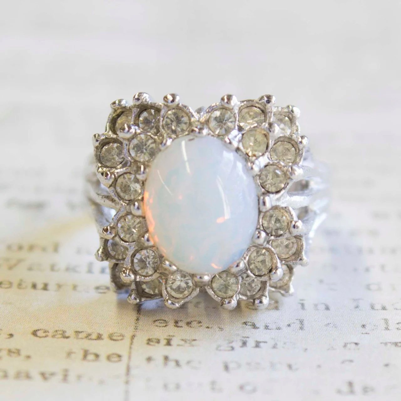 Vintage Emerald Green Crystal Cabochon Stone & Clear Crystal Ring in 18kt Yellow Gold Electroplate by PVD Vintage Jewelry - Image 20