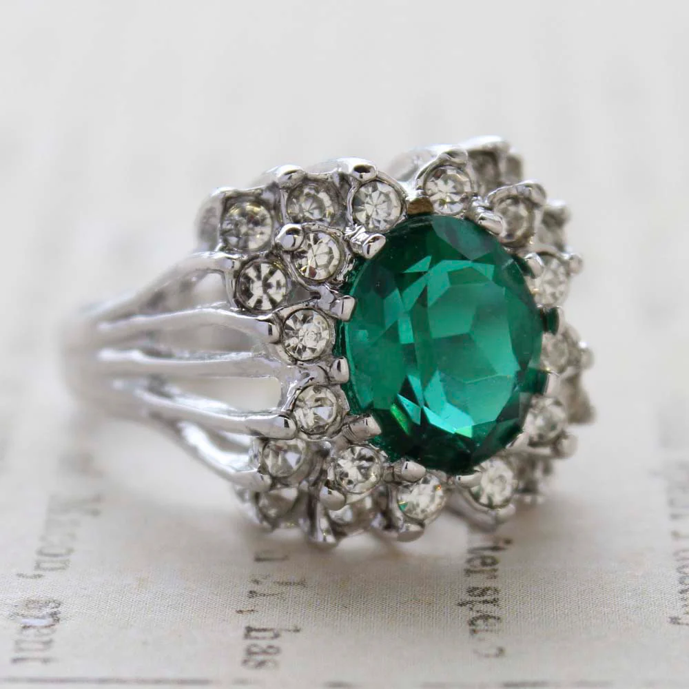 Vintage Emerald Green Crystal Cabochon Stone & Clear Crystal Ring in 18kt Yellow Gold Electroplate by PVD Vintage Jewelry - Image 7