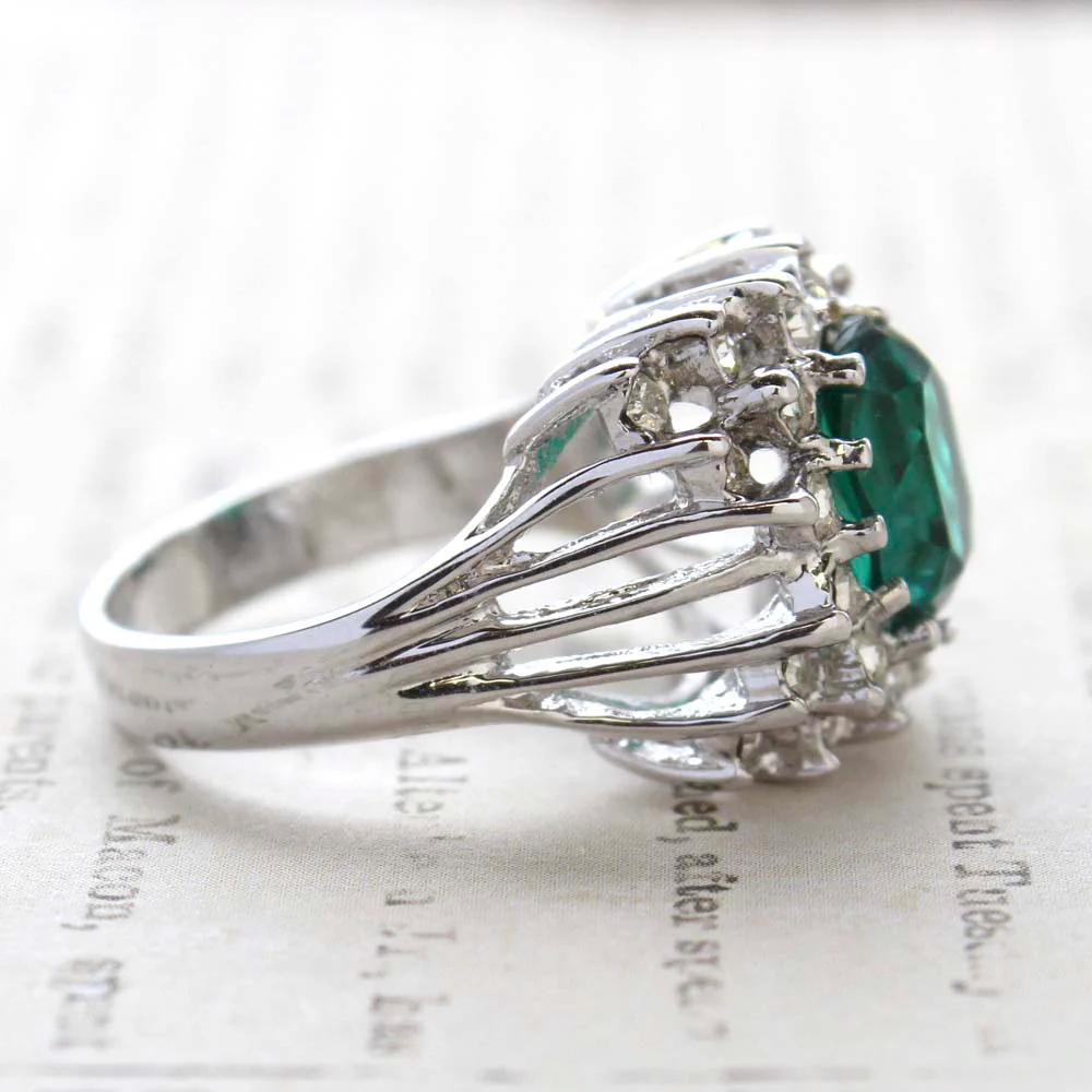 Vintage Emerald Green Crystal Cabochon Stone & Clear Crystal Ring in 18kt Yellow Gold Electroplate by PVD Vintage Jewelry - Image 8