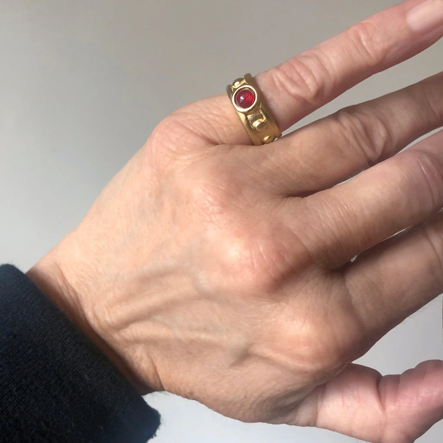 Vintage Ring 1970s Sapphire Cabocon Glass Ring 18k Brushed Gold September Birthstone #R3095 by PVD Vintage Jewelry - Image 21