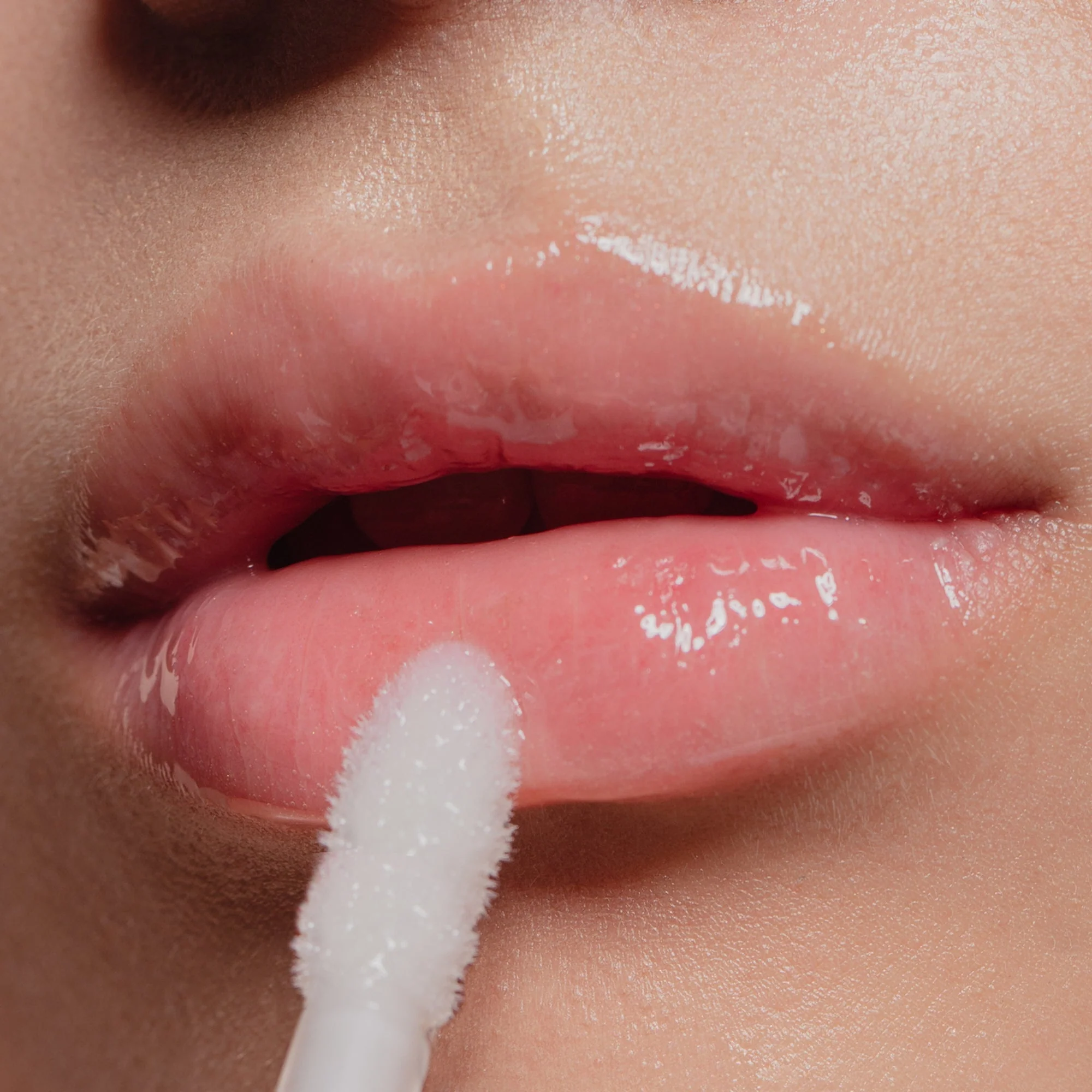 Volumizing Peptide Lip Serum by LONDONTOWN - Image 2