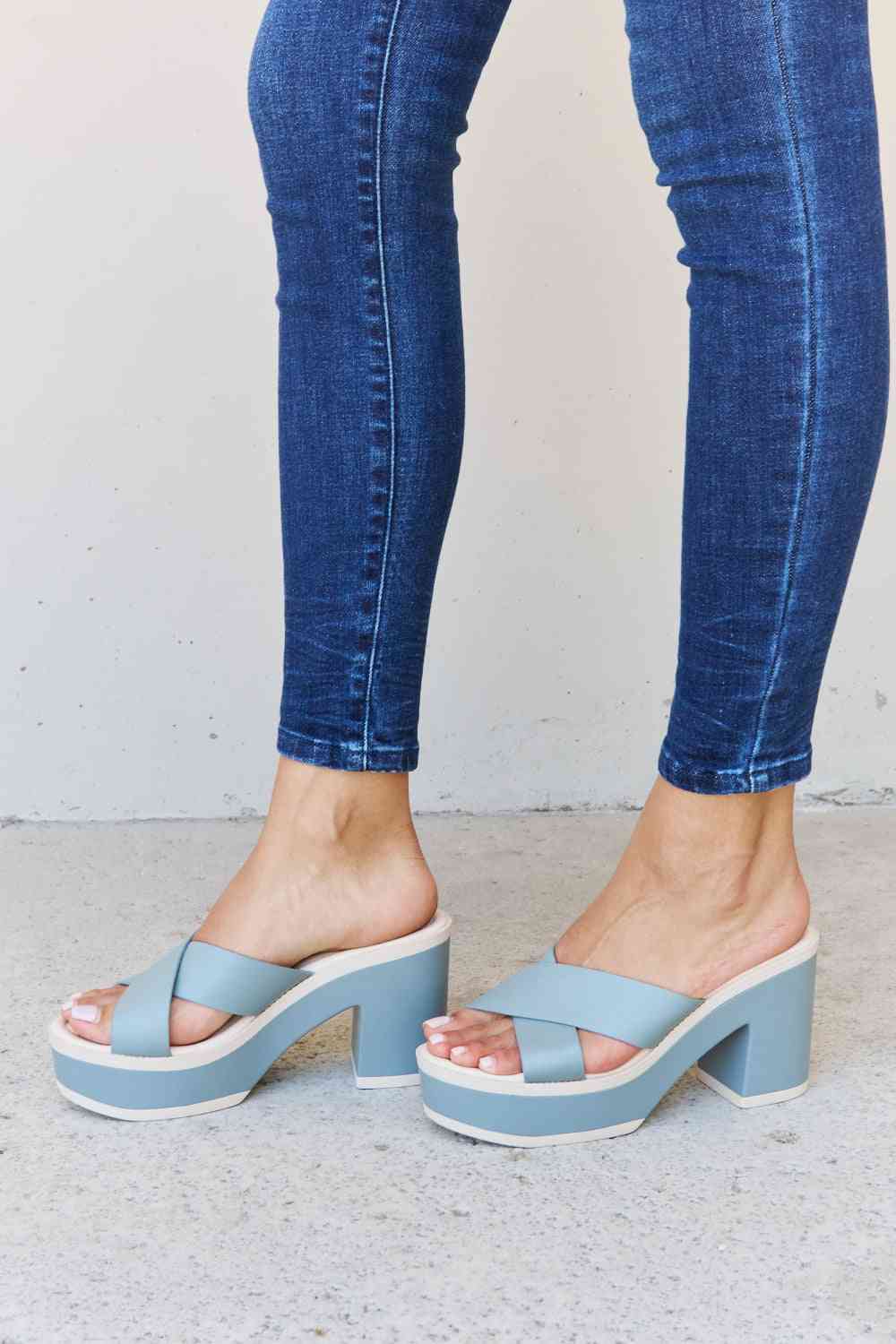 Weeboo Cherish The Moments Contrast Platform Sandals in Misty Blue - Image 4