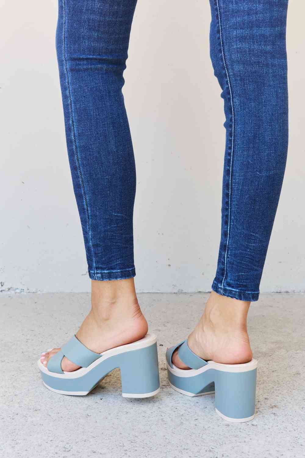 Weeboo Cherish The Moments Contrast Platform Sandals in Misty Blue - Image 5