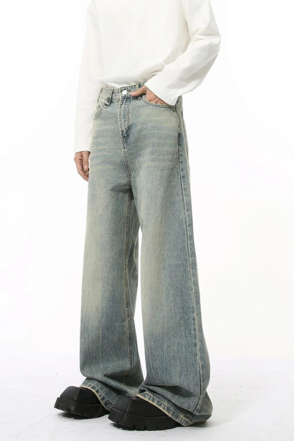 Wide Leg Jeans with Pockets - Image 2