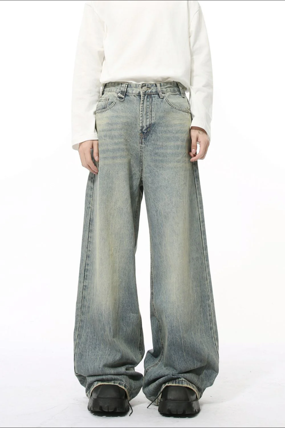 Wide Leg Jeans with Pockets - Image 4
