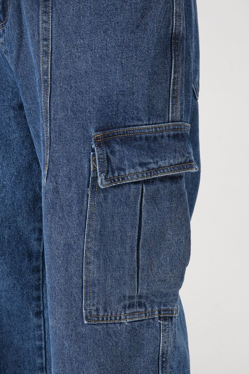 Wide Leg Jeans with Pockets - Image 4