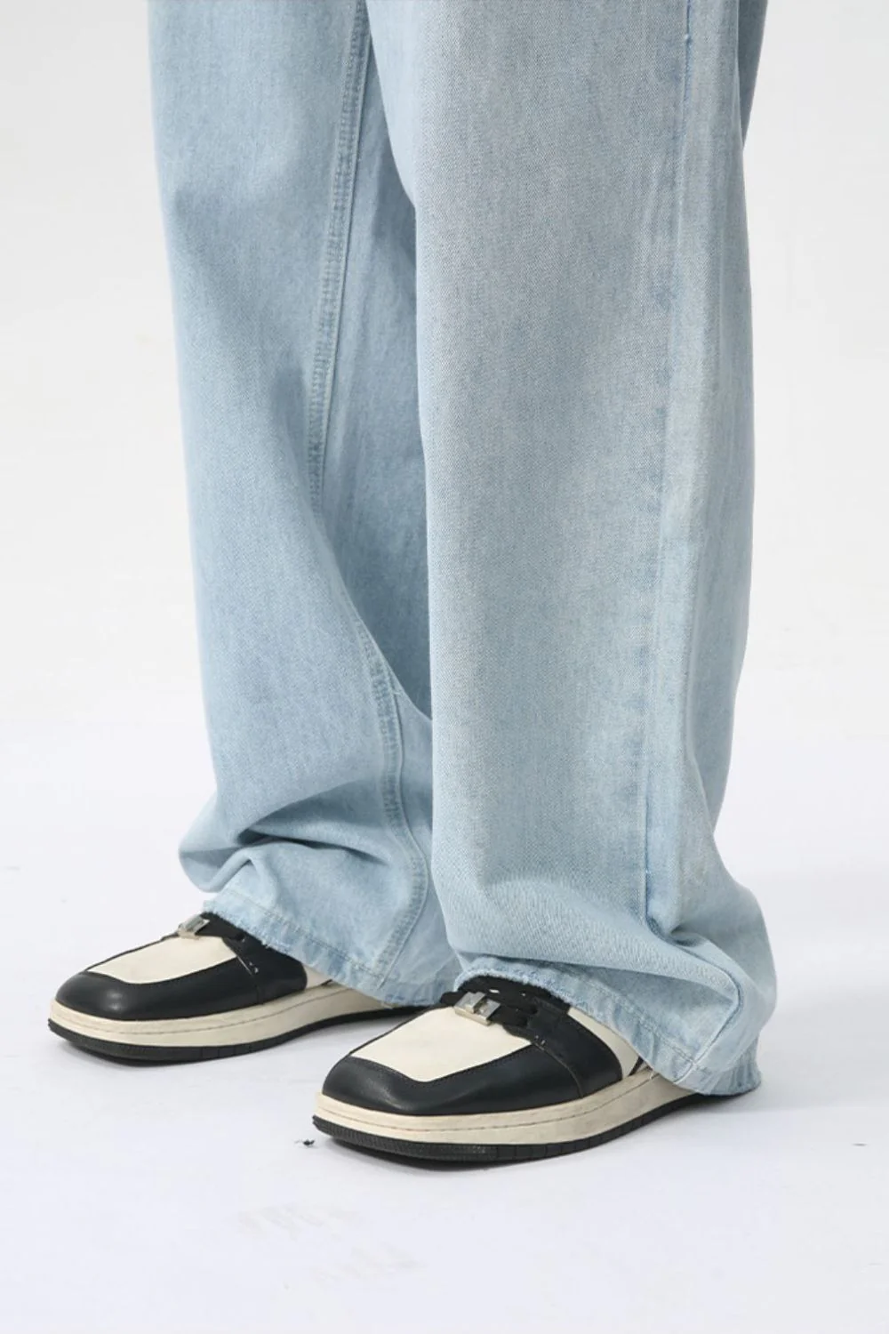 Wide Leg Jeans with Pockets - Image 2